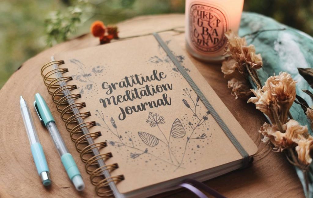 « Créer un journal gratitude-méditation pour cultiver la sérénité au quotidien »