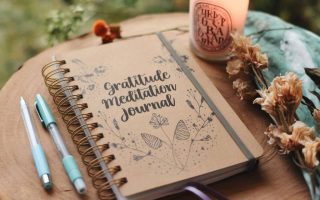 « Créer un journal gratitude-méditation pour cultiver la sérénité au quotidien »